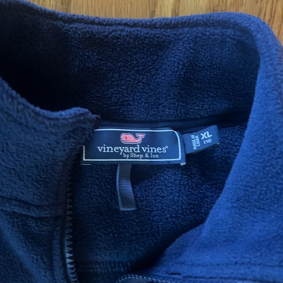 Vineyard Vines fleece vest - Picture 2 of 10